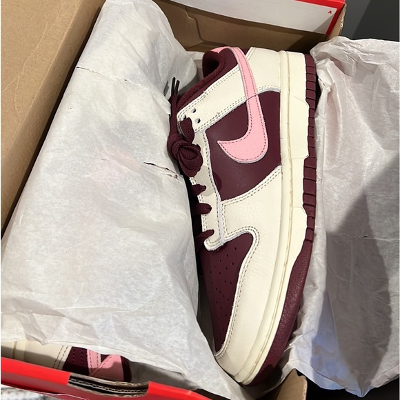 SOLD ❌ Nike dunk low Valentine 2023 ❌ SOLD - Picture 3 of 4